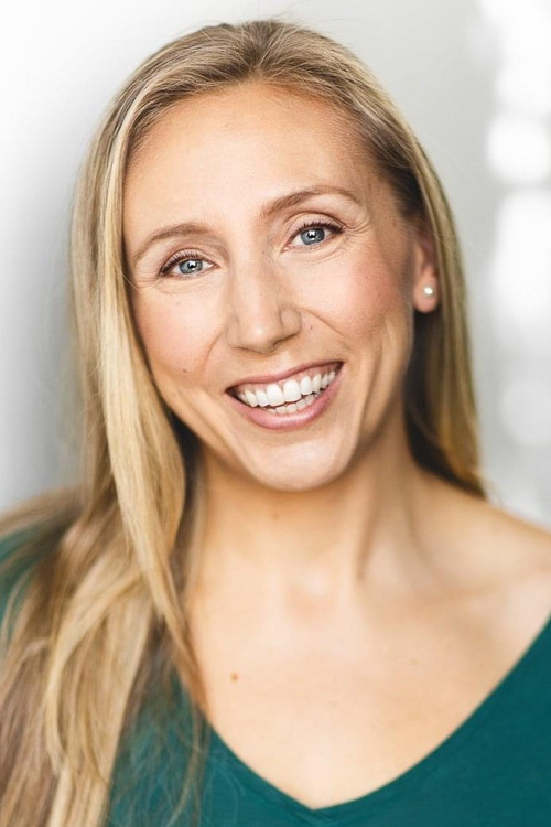 Freya Ravensbergen as Laura