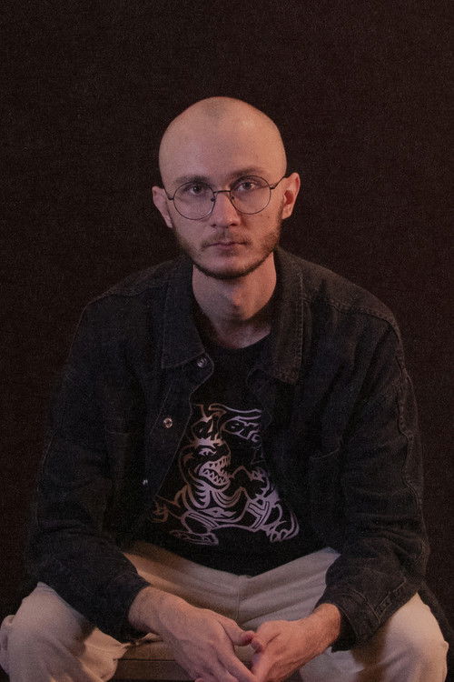 Natan F. Arndt as Homem