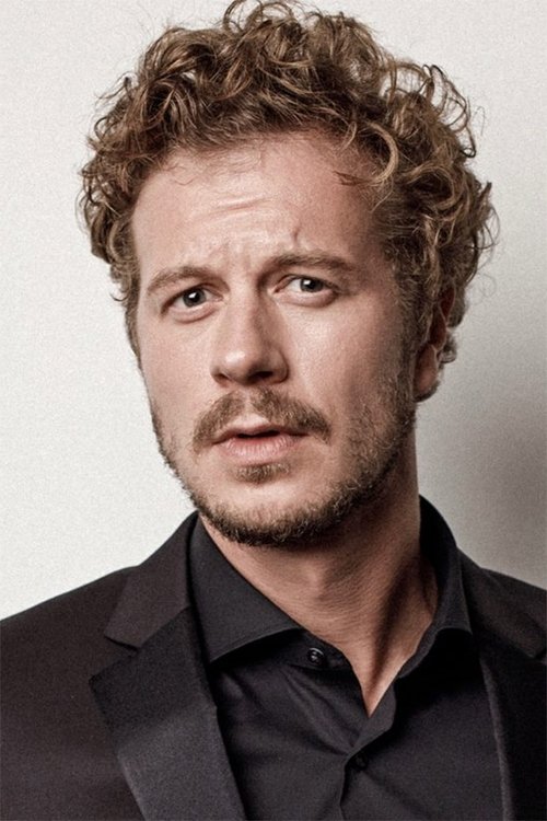 Tikhon Zhiznevsky as Troubadour