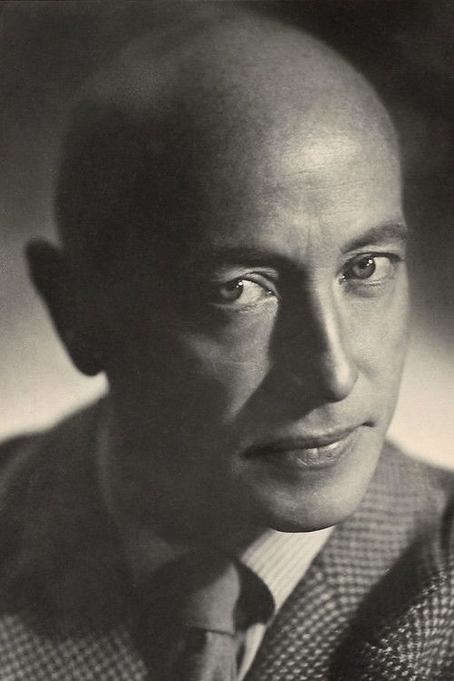 Hubert von Meyerinck as Graf Squeelen, erster Botschaftsrat