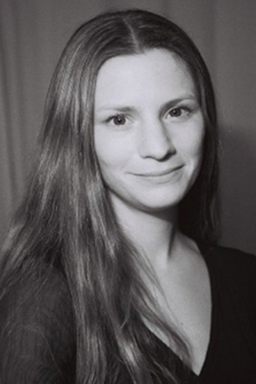 Rebecca Convenant as La femme du train