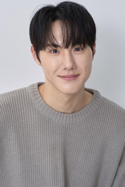 이동건 as Kang Do-hyun