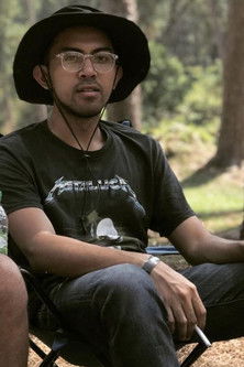 Shamel Amwaj as Worker