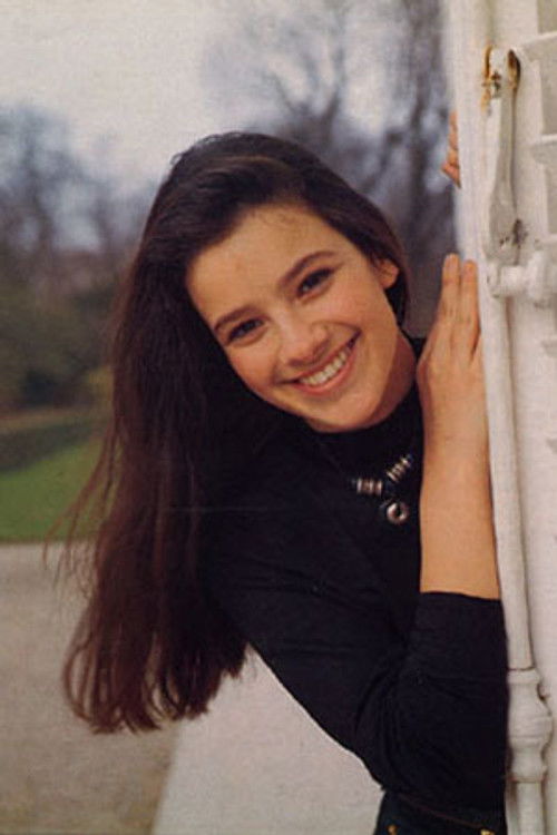 Rebecca Dreyfus as Lauren