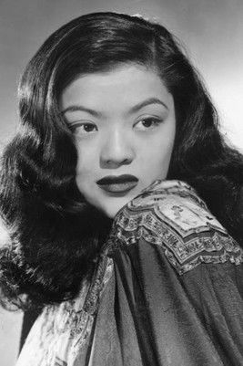 Maylia Fong as Maeva's Aunt