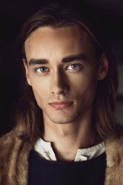 Pavlo Tur as Iraklii