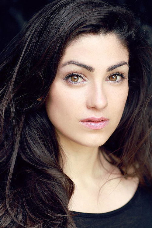 Cassie Bradley as Leanne