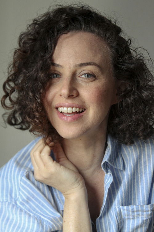 Mayara Constantino as Cacau