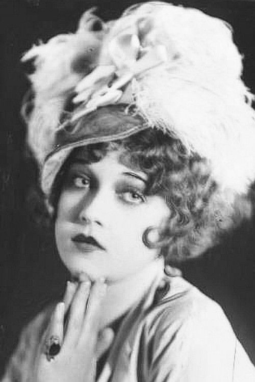 Florence Lee as Outside Theatre