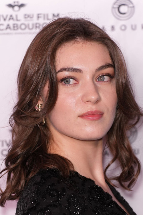 Anamaria Vartolomei as Kai Katz