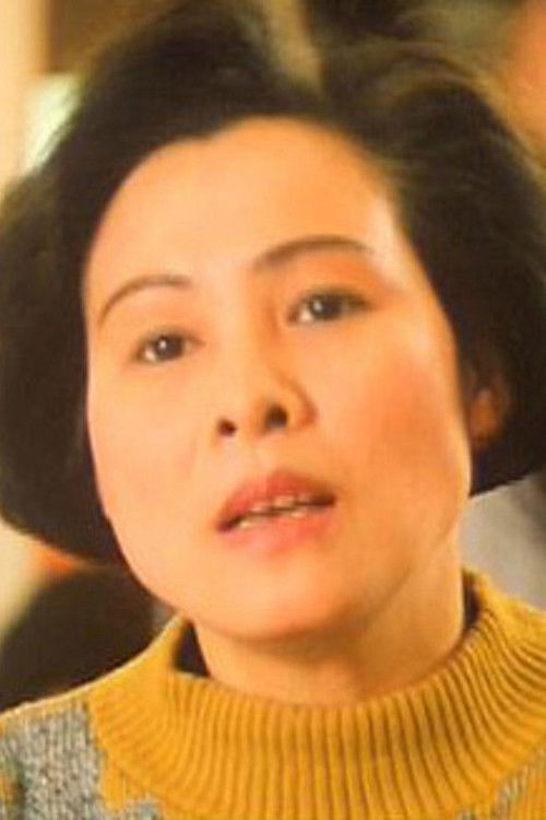 Tam Siu-Ying as May's Mother