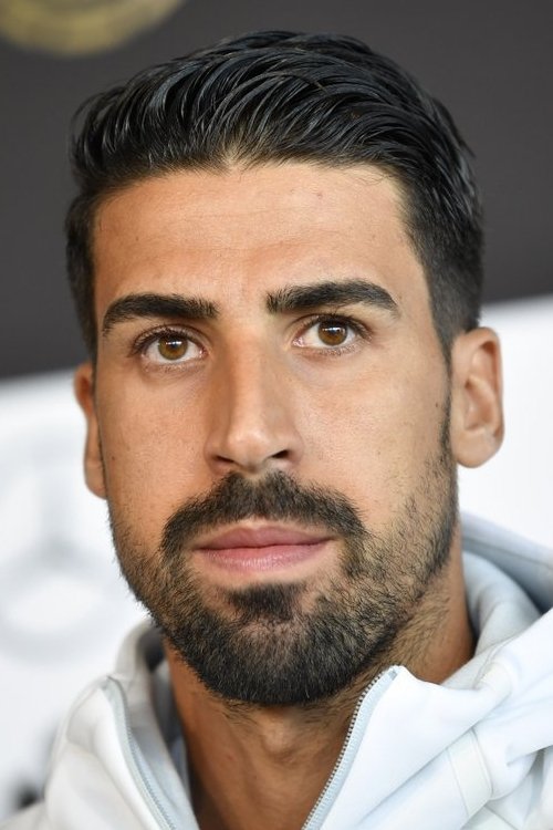 Sami Khedira as Self