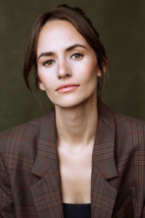 Jocelyn Siddall as Genevieve