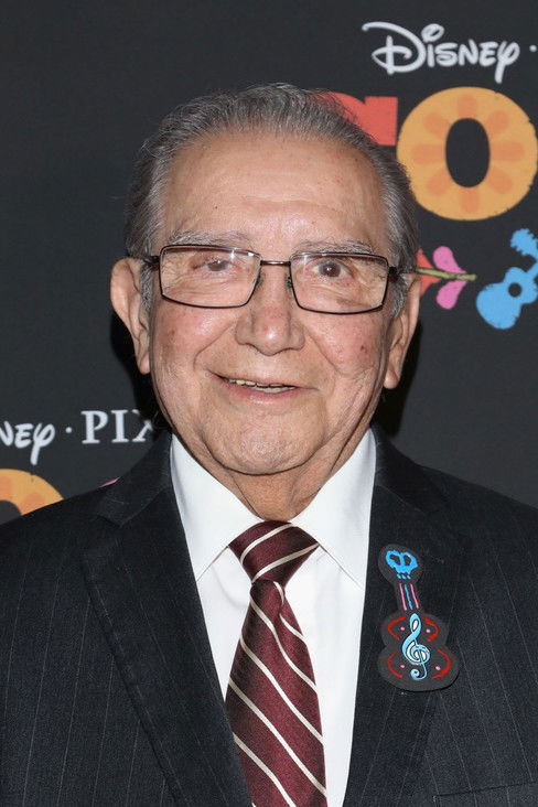 Francisco Colmenero as Libro (voice)