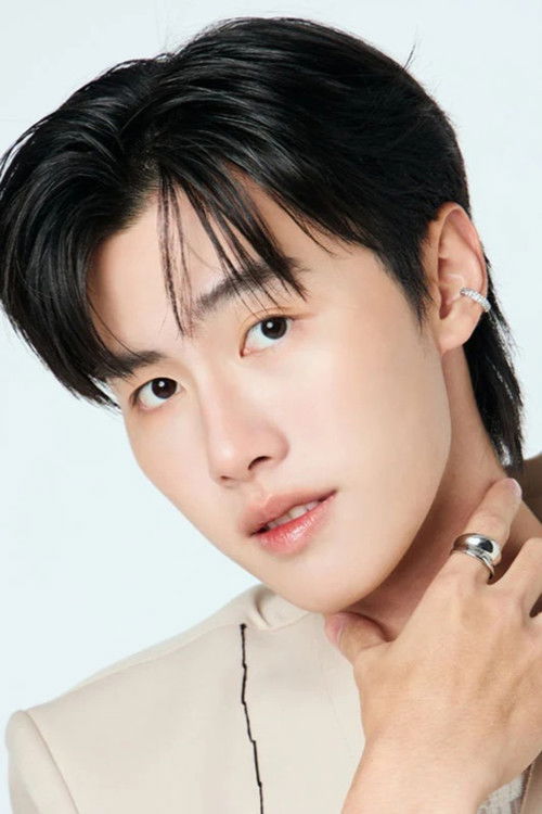 Theepakorn Kwanboon as Mo