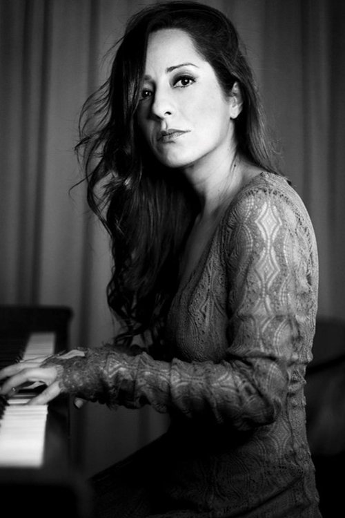 Alessandra De Rosario as Francesca