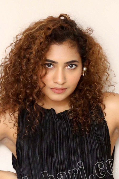 Gnaneswari Kandregula as Officer