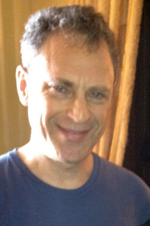 Jonathan Geffner as Detective Van Trillo