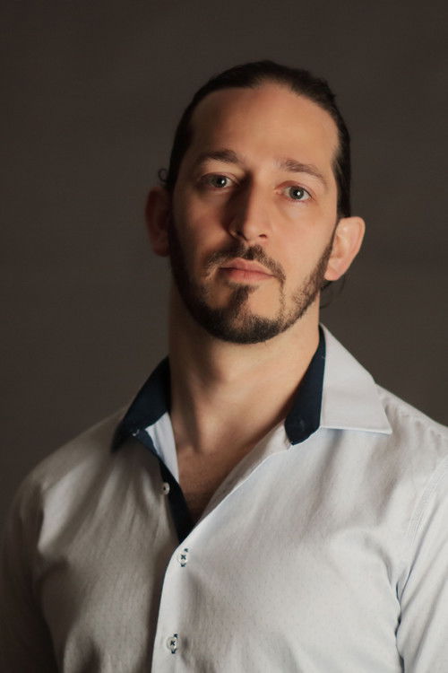 Juan Pablo Asturias as Edgar