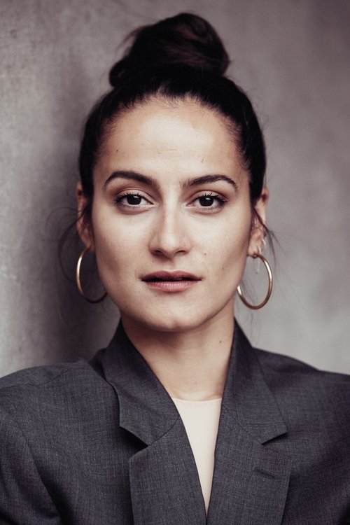 Tatiana Spivakova as Annie