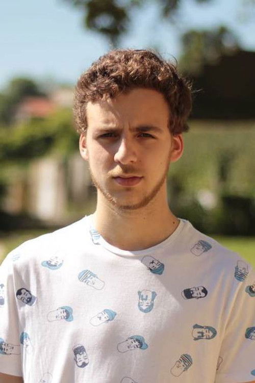 André Nogueira as André