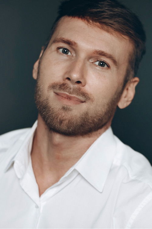 Oleksii Komarovskyi as Oleh