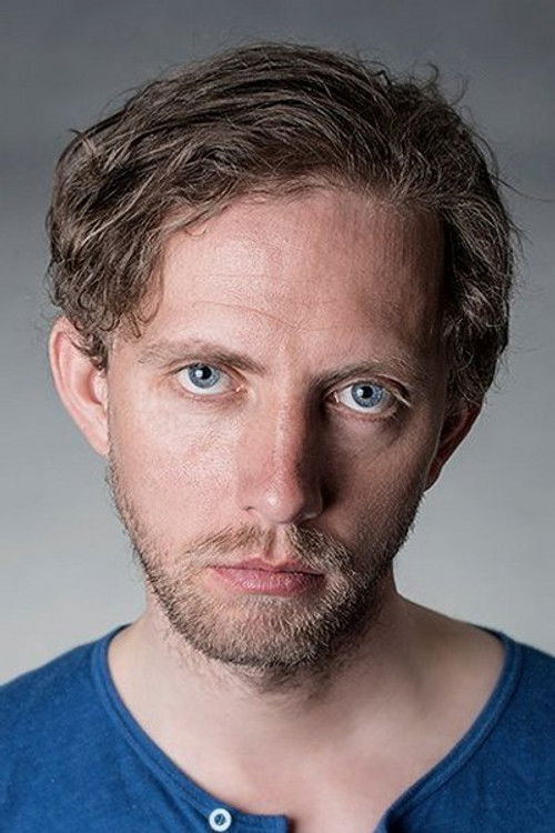 Gustav Scavenius as Loui