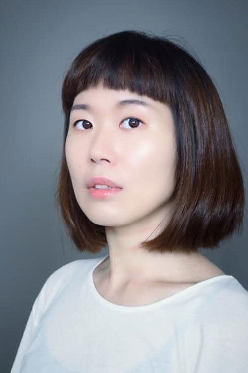 Yu-Jin Chen as Mary