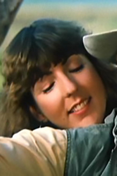 Jannel Robinson as Policewoman