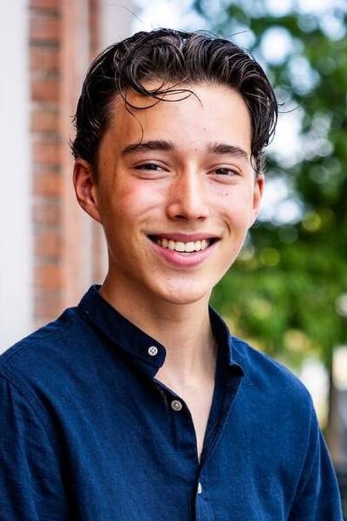 Indy van der Spoel as Lucas