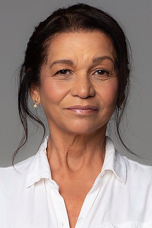 Lana Guelero as Jaula