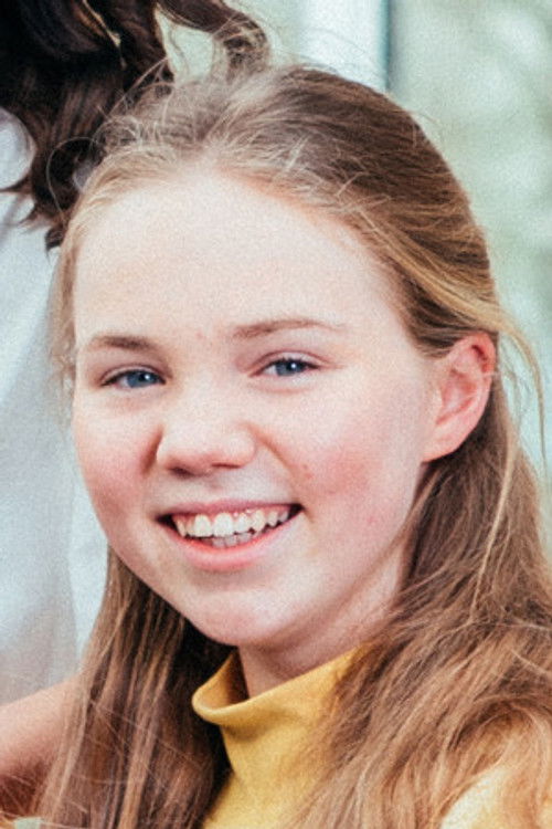 Alycia Metdepenningen as Fleur