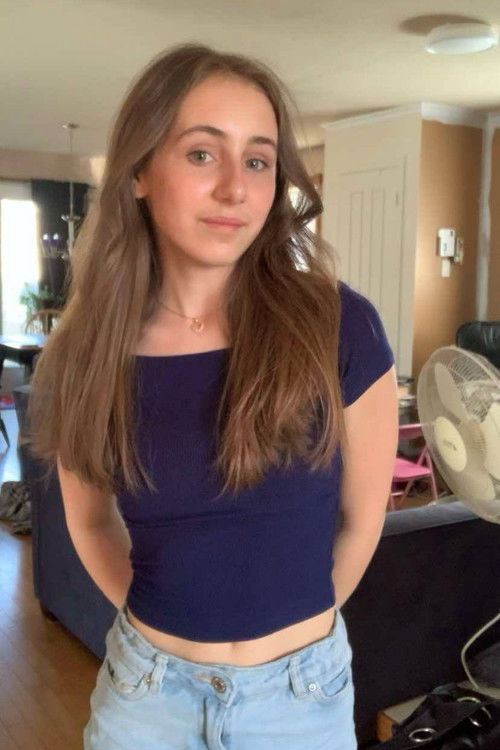 Alyson Couture as Zoé