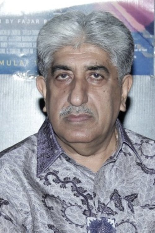 Gope T. Samtani as Self