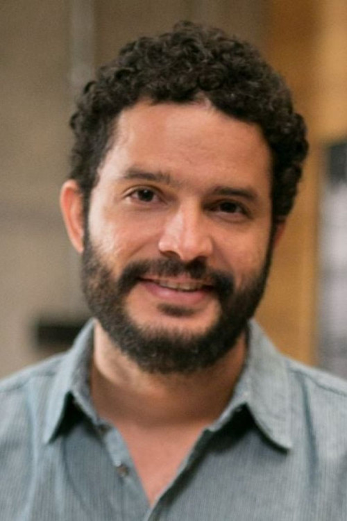 Felipe Mago as Líder MST