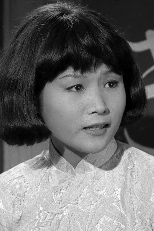 Elisabetta Wu as Azafata