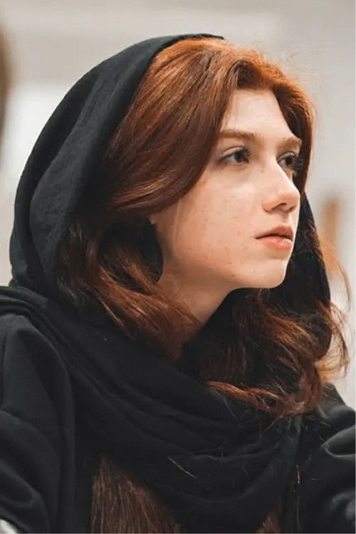 Maniya Azizi as