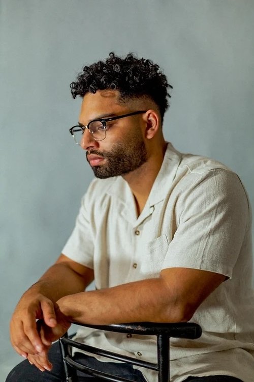 Abel Robinson as Alex