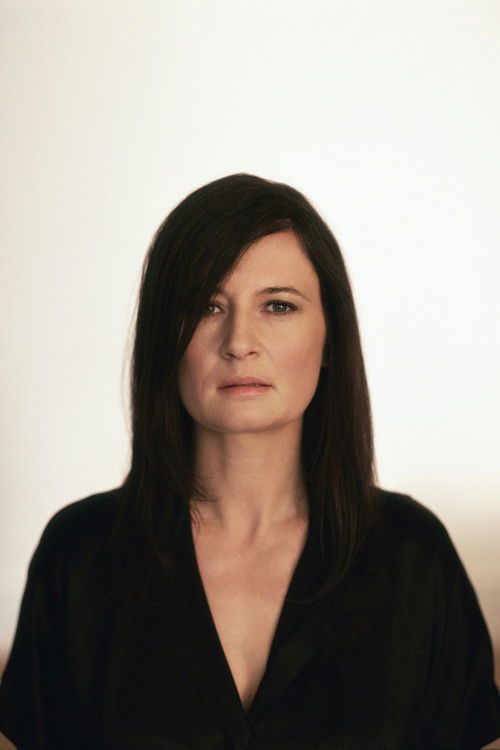 Pernille Fischer Christensen as Den nye servitrice