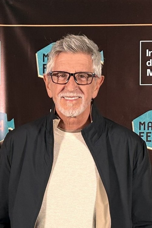 Antonio Hernández as Gustavo Pacheco