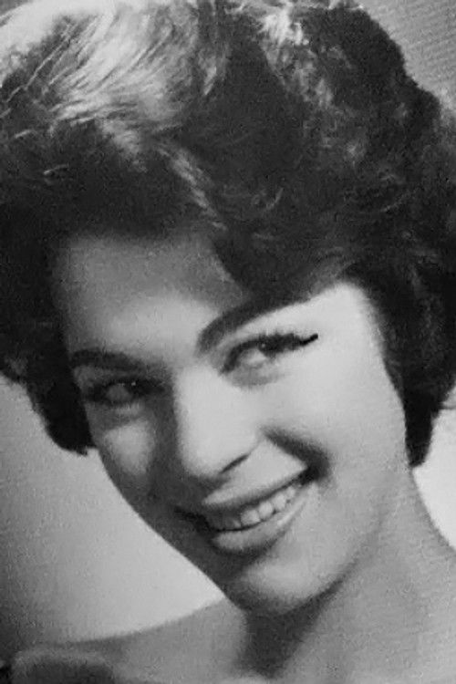 Marion Siva as Maria Loues