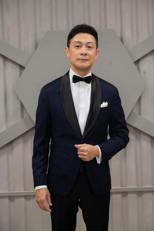 Anh Tuấn as Self - Judge