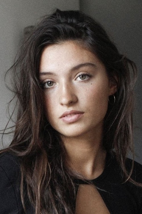 Gaia Sofia Cozijn as Sarah