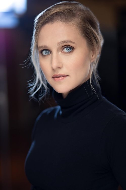 Jenna Hill as Amanda