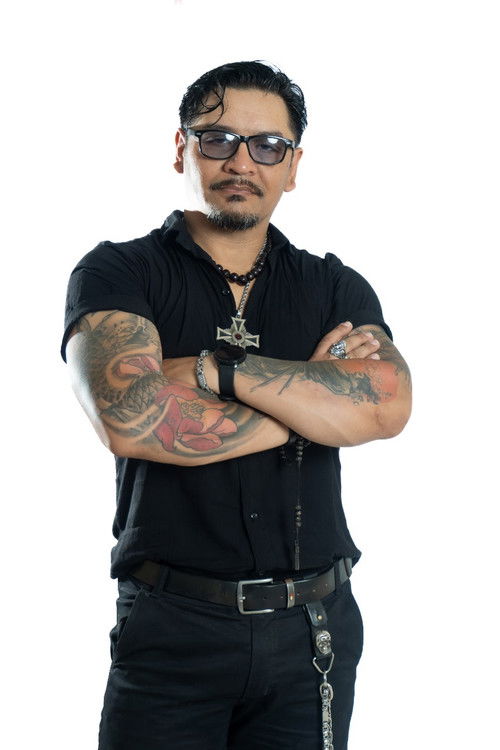 Leonardo Eusebio Soto as Lázaro "El Halcón"