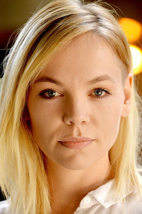 Lisa Leonard as Lisa