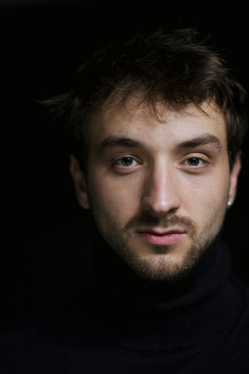 Gregor Aistleitner as Felix