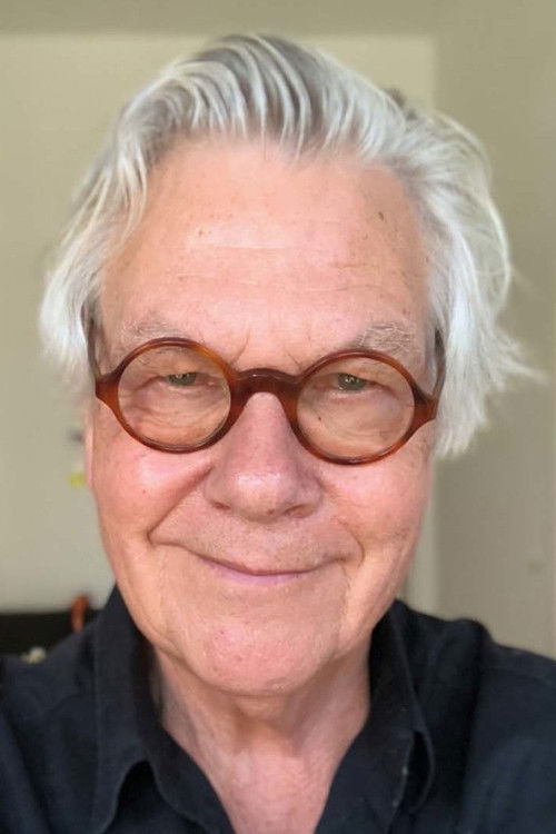 Thomas Struck as Teacher in the Bar