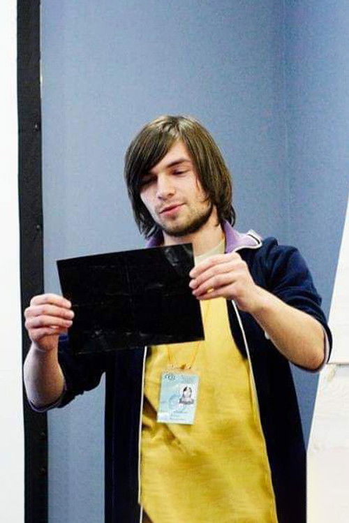 Leonid Studenikin as Igor