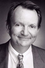 Robert Dickman as Officer Bennett